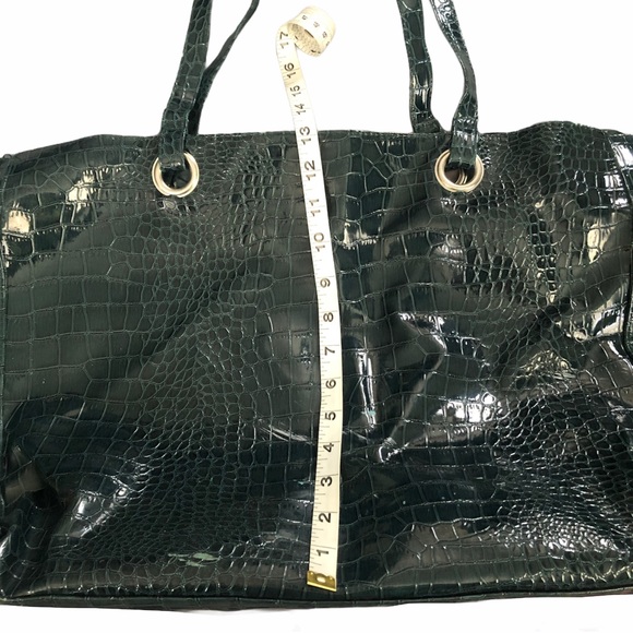 EMBOSSED GREEN FAUX SNAKESKIN TOTE BAG - Picture 4 of 11